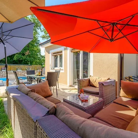 Holiday home Lovely In With Outdoor Swimming Pool Rovinj