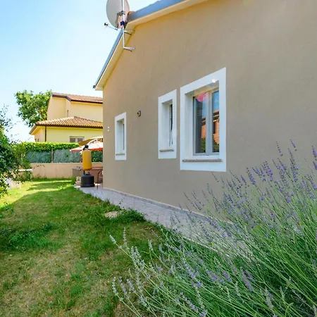 Holiday home Lovely In With Outdoor Swimming Pool Rovinj